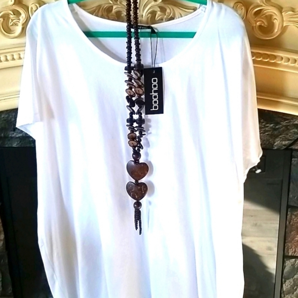 NWT Boohoo sz20 White Short Sleeve Scoop Neck Top